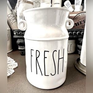 Rae Dunn FRESH canister/vase. NWT 🇺🇸